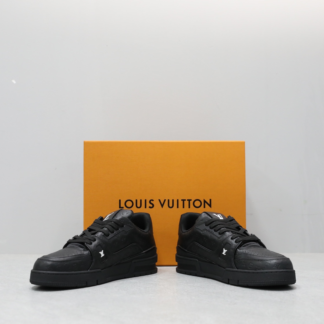 LOUIS VUITTON TRAINERS
