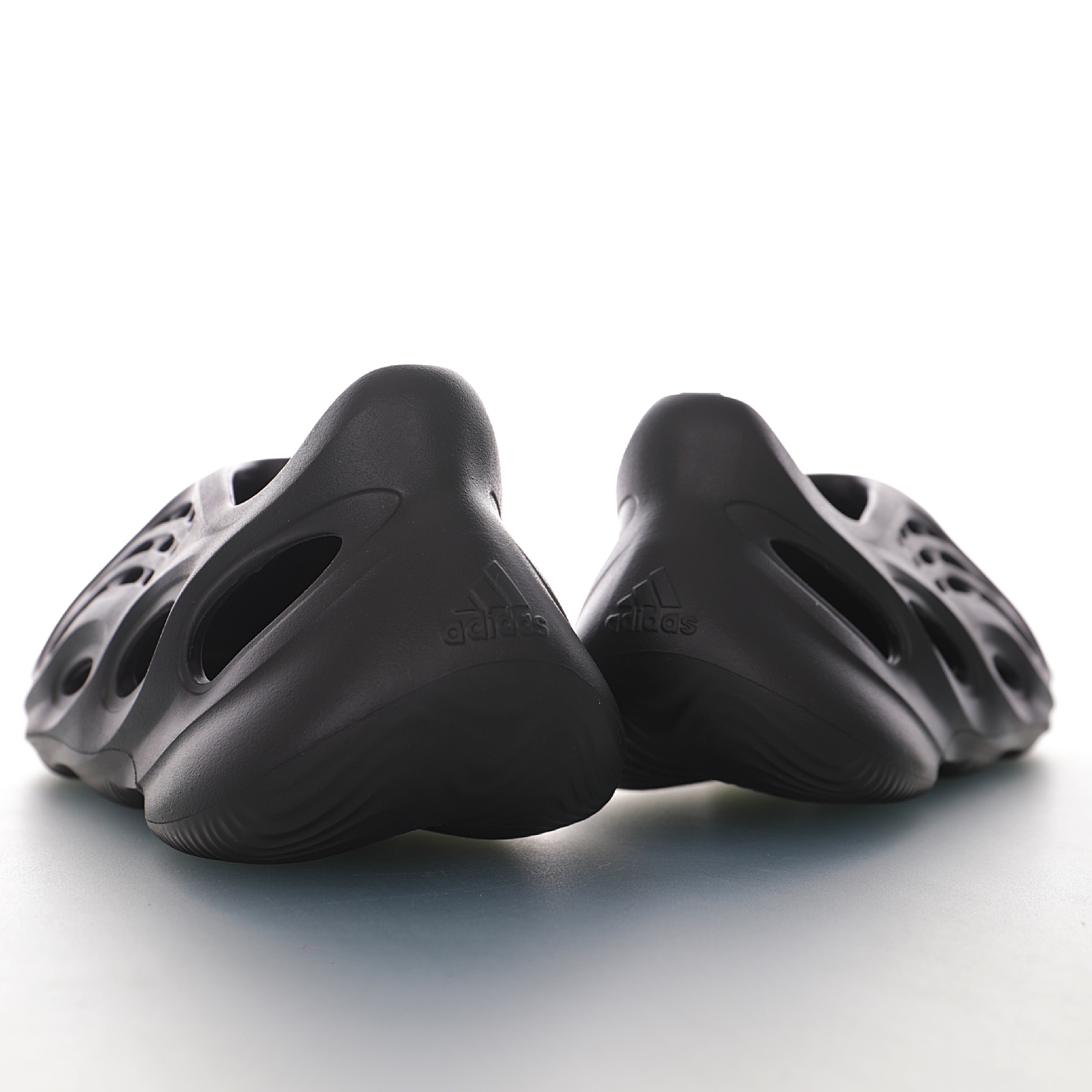 Kanye West x adidas Yeezy Foam Runner Slide"Ararat"