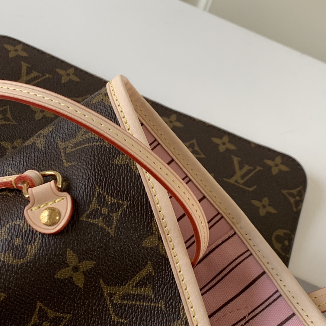 LOUIS VUITTON BAG