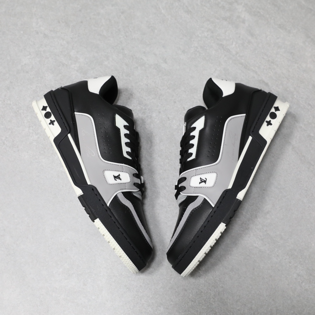 LOUIS VUITTON TRAINERS