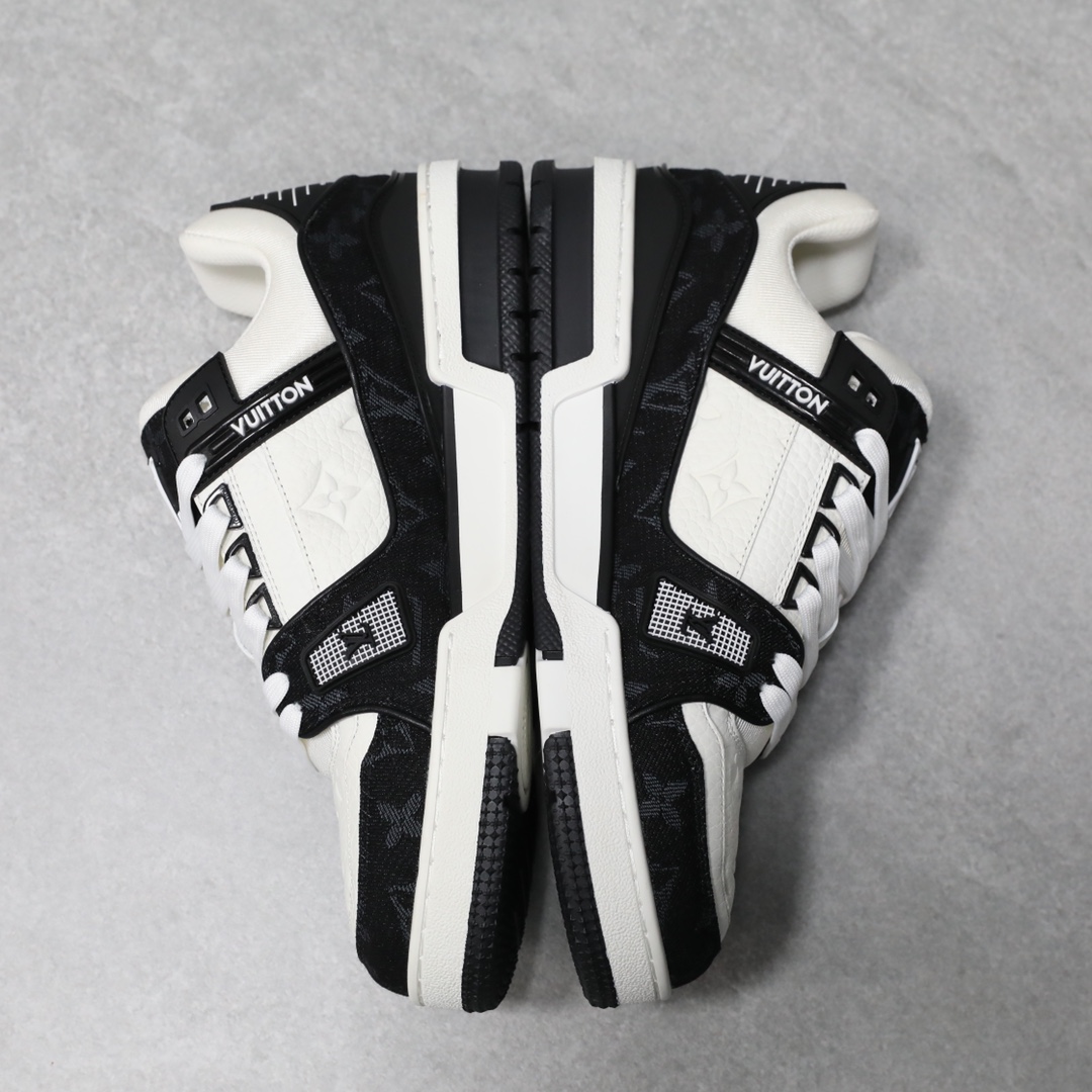 LOUIS VUITTON TRAINERS