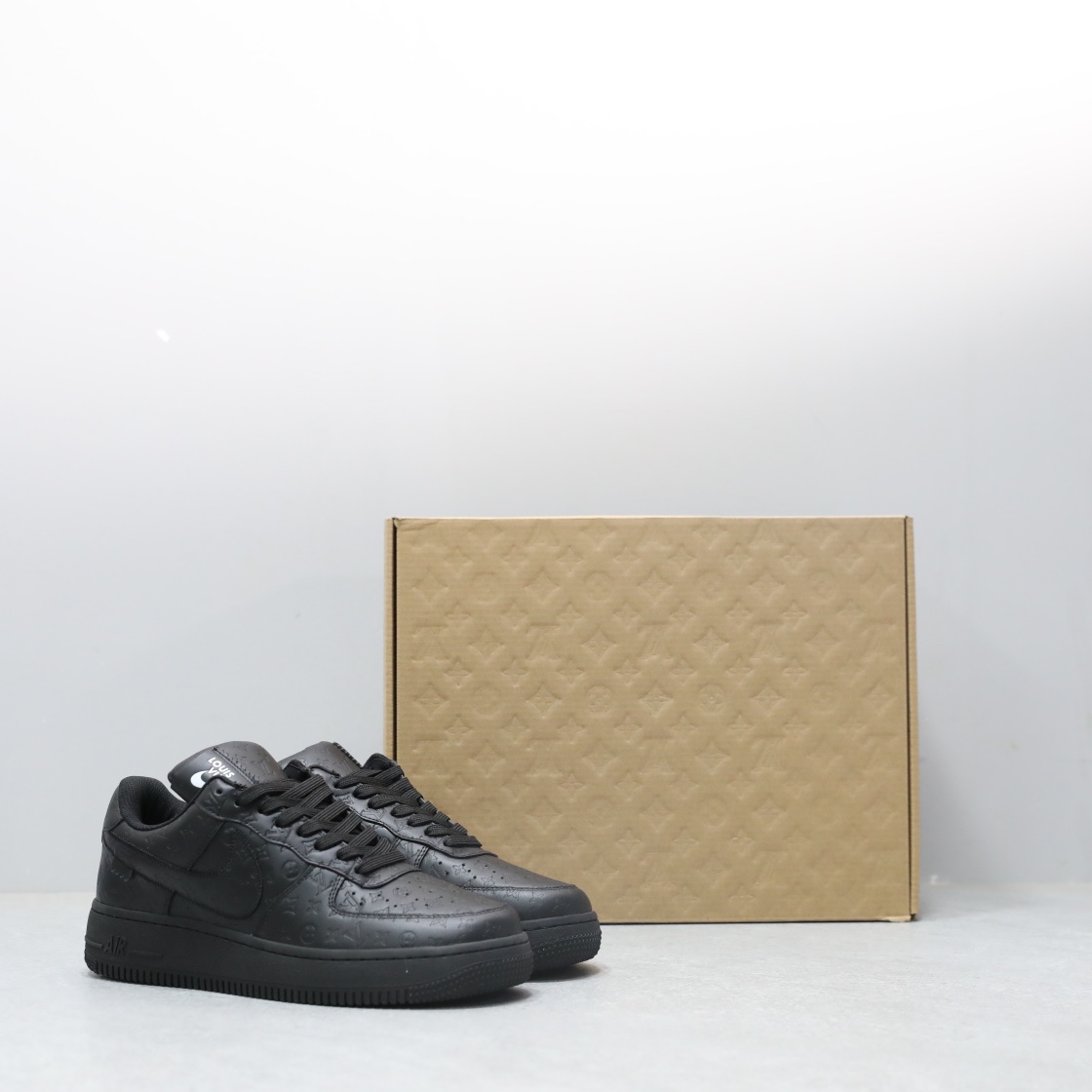 LOUIS VUITTON TRAINERS