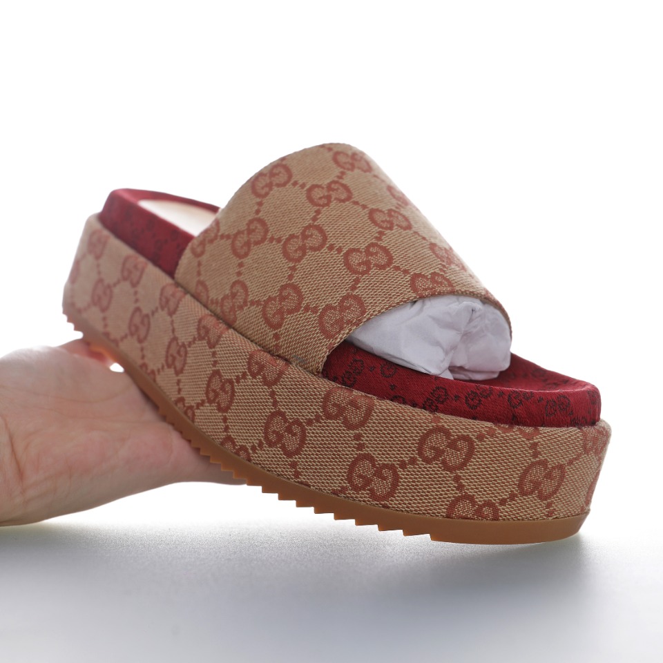 GUCCI Wmns Rubber GG Slide