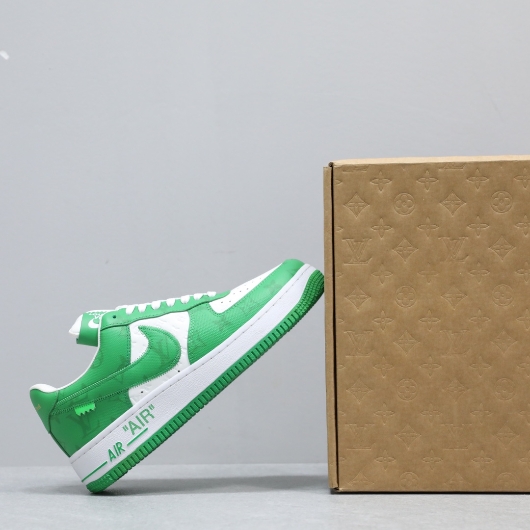 LOUIS VUITTON * NIKE AIR FORCE1