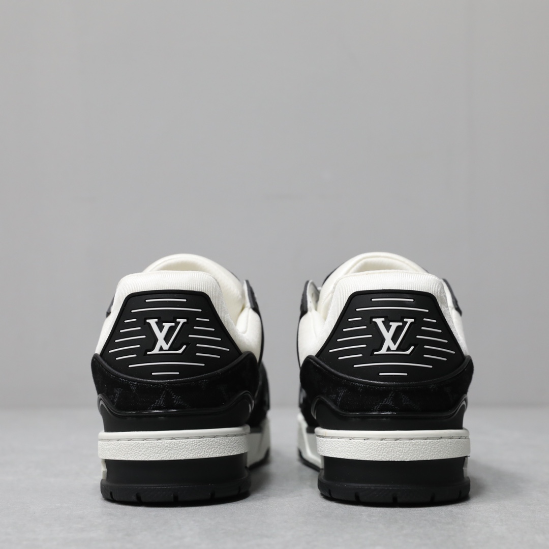 LOUIS VUITTON TRAINERS