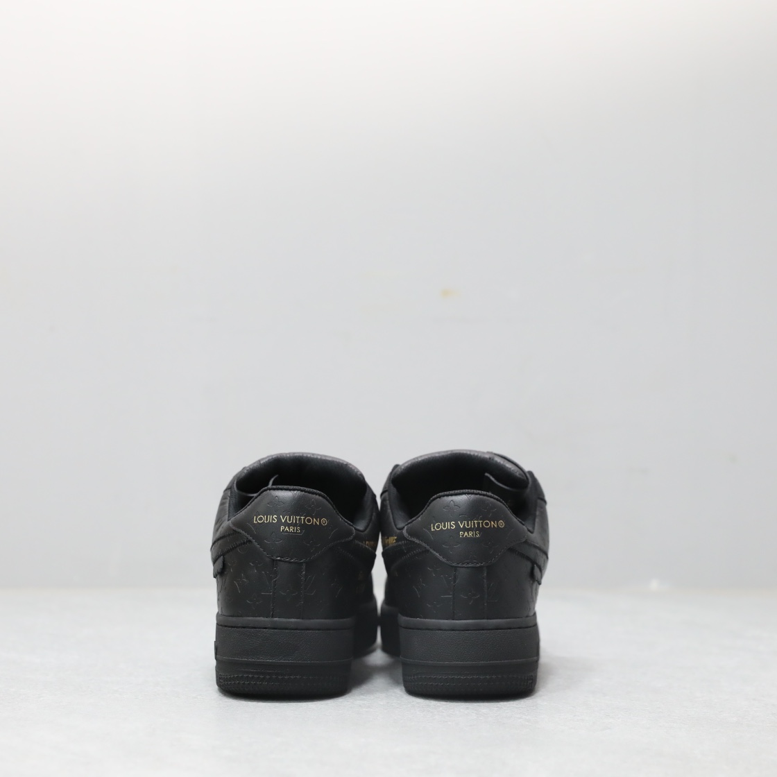 LOUIS VUITTON TRAINERS