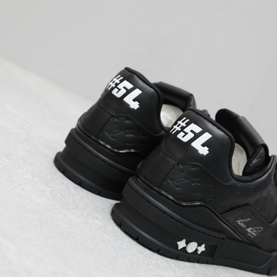 LOUIS VUITTON TRAINERS