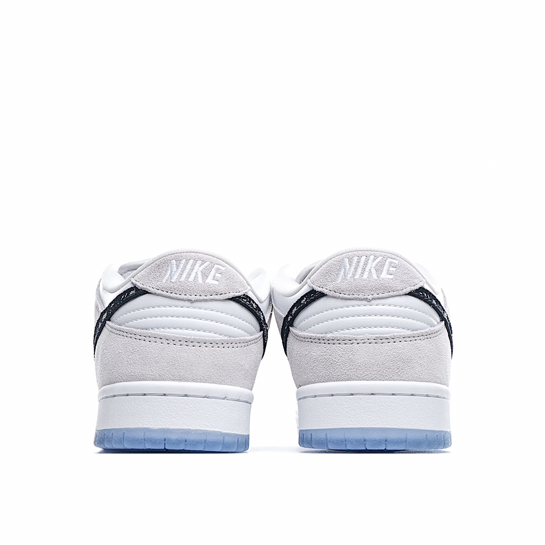 Nike SB Dunk Low x Dior