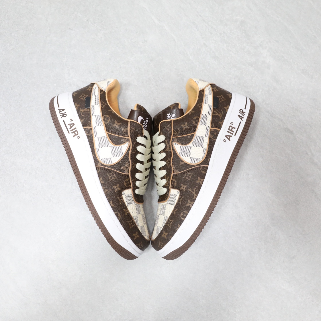 LOUIS VUITTON TRAINERS