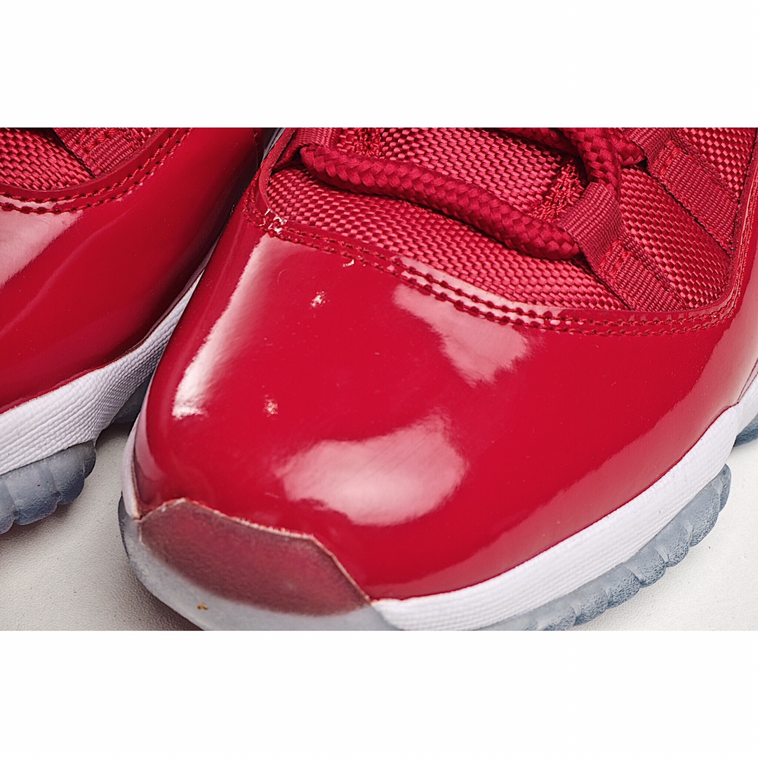 Air Jordan 11 RED