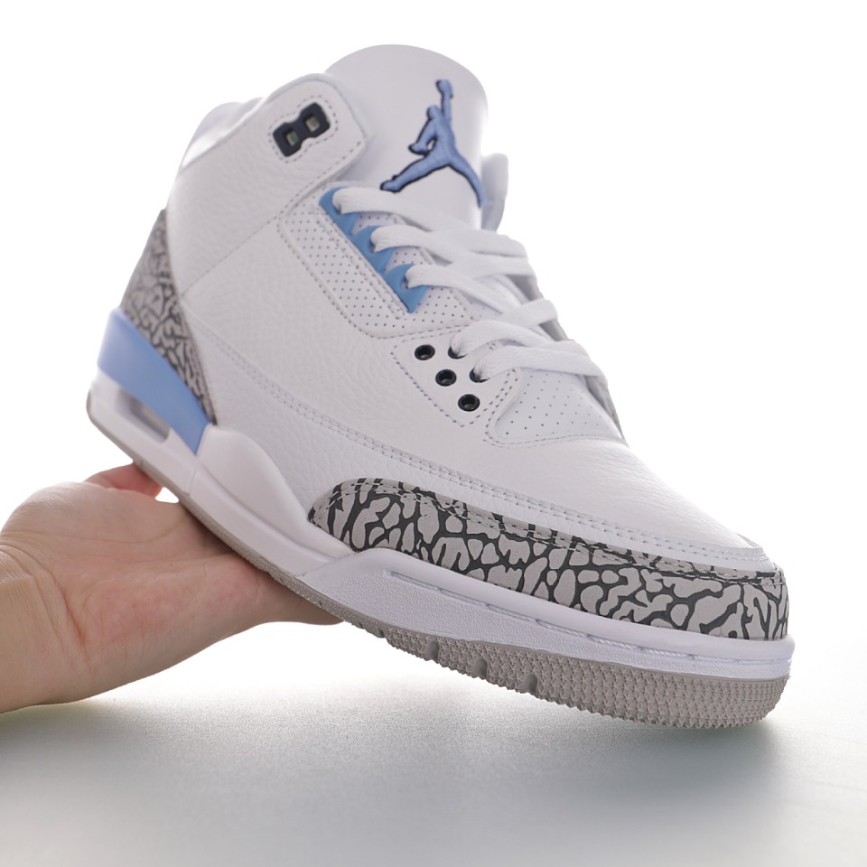 Air Jordan 3"UNC"