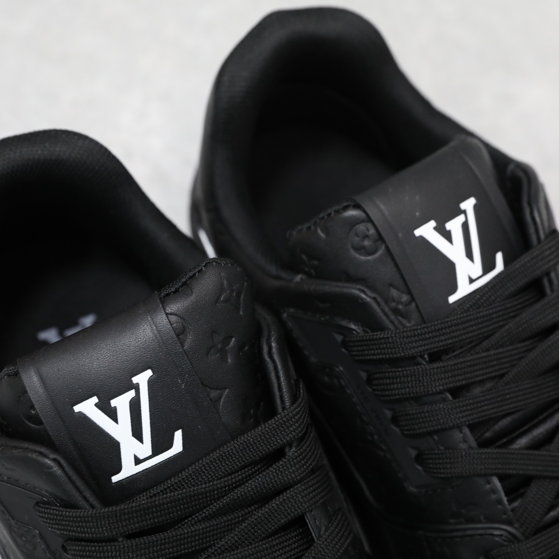 LOUIS VUITTON TRAINERS