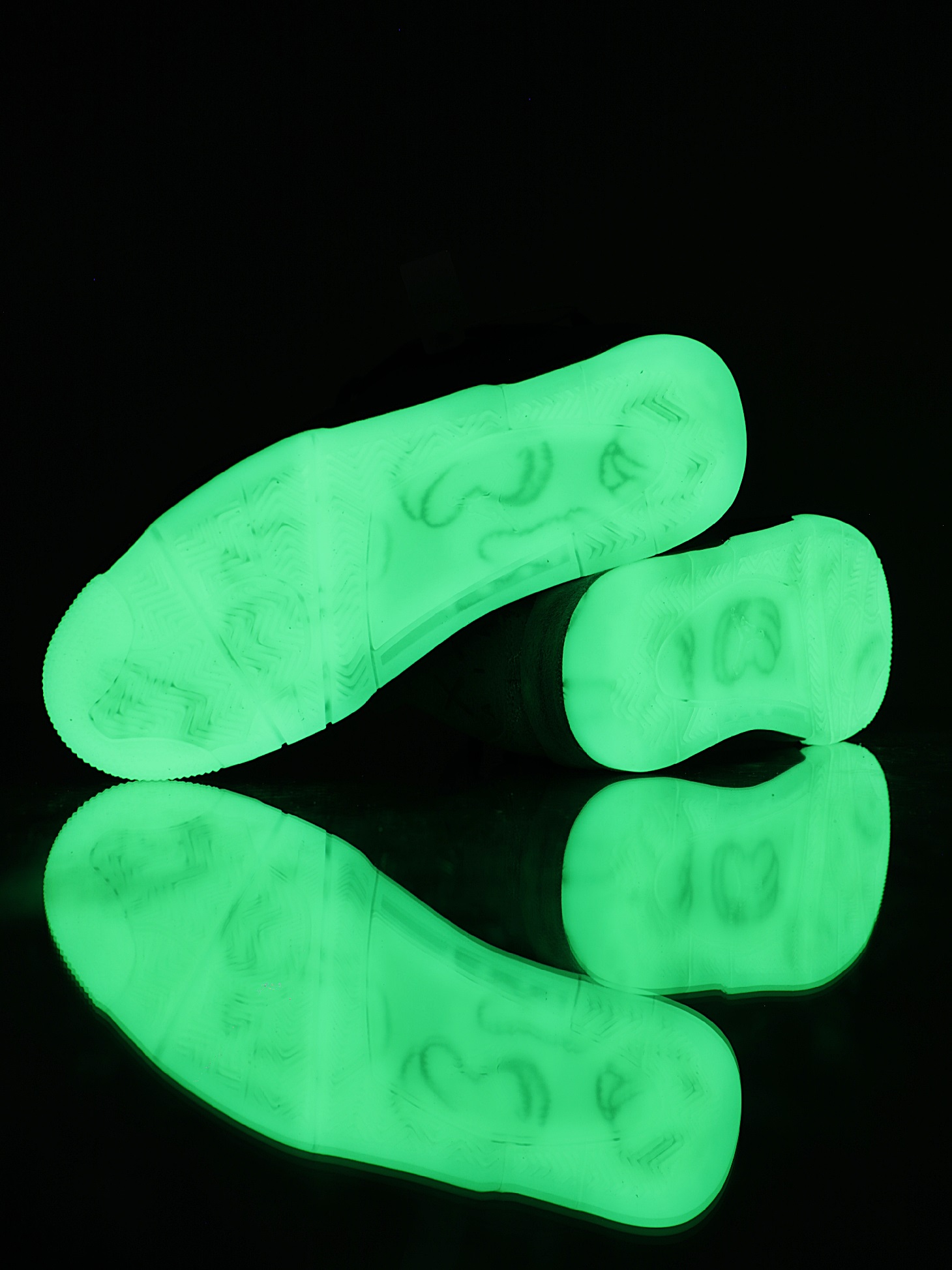 Kaws x Air Jordan 4 Retro"Black"