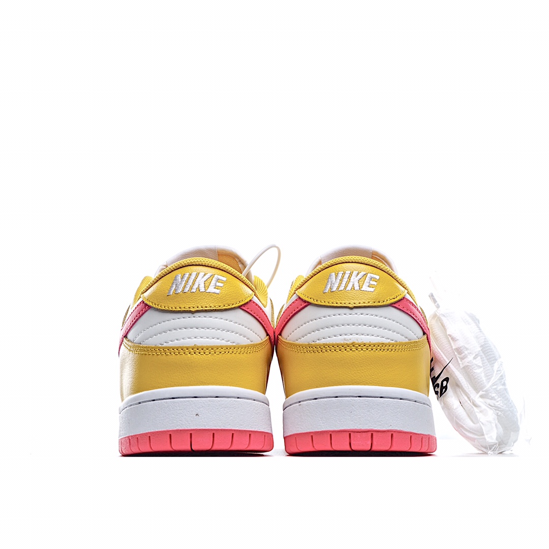 Nike Dunk Low “SAMBA” 