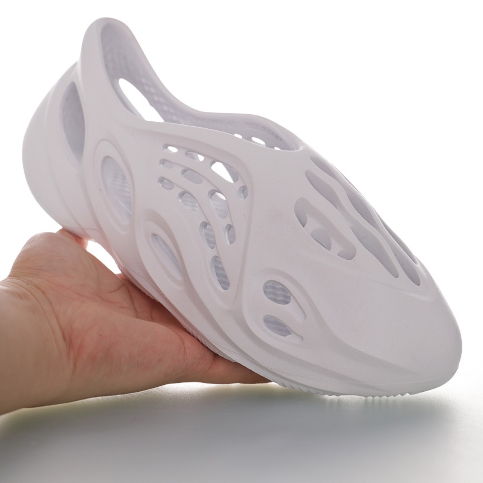 Kanye West x adidas Yeezy Foam Runner Slide"Ararat"