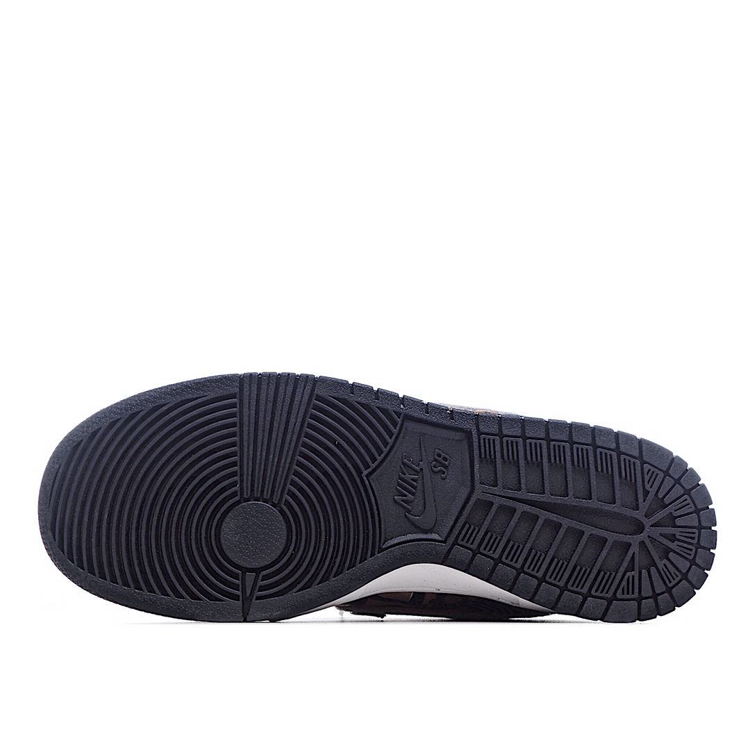 Nike SB Dunk Low x Dior 