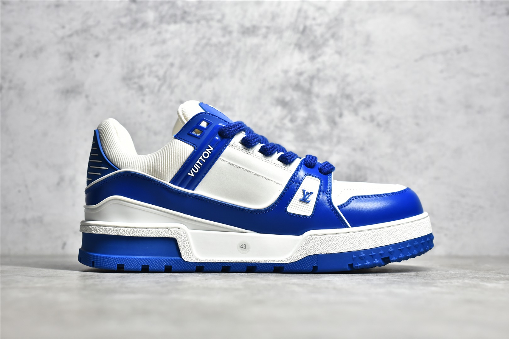 LV SNEAKER