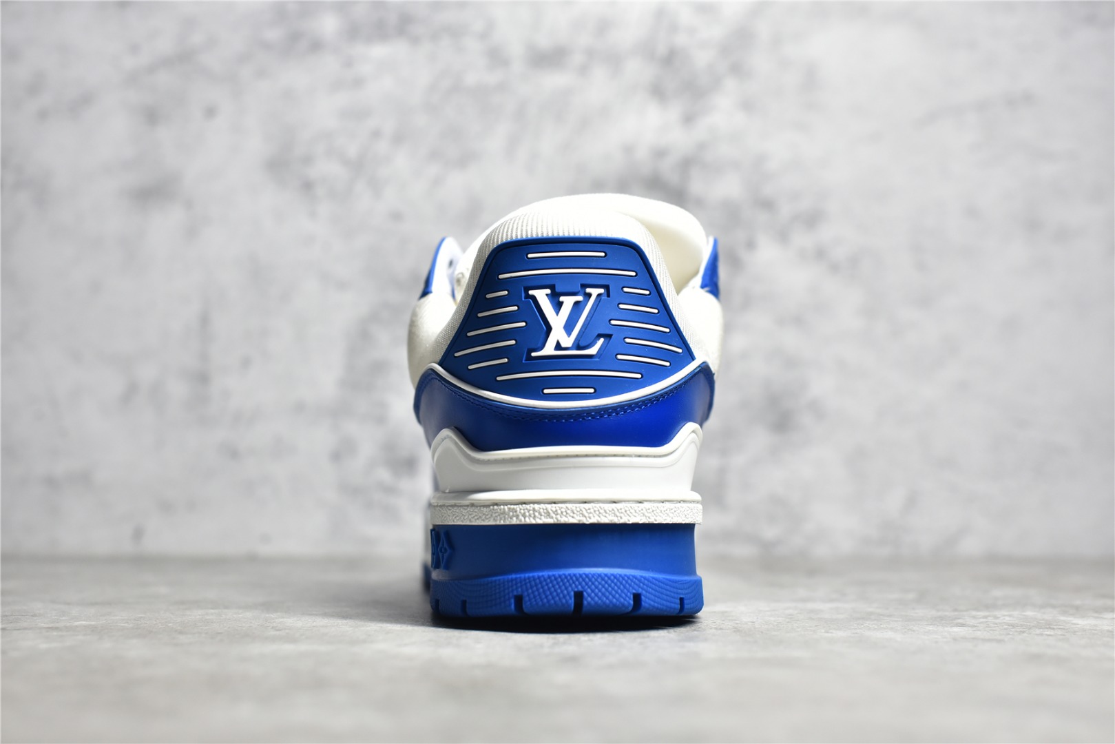 LV SNEAKER