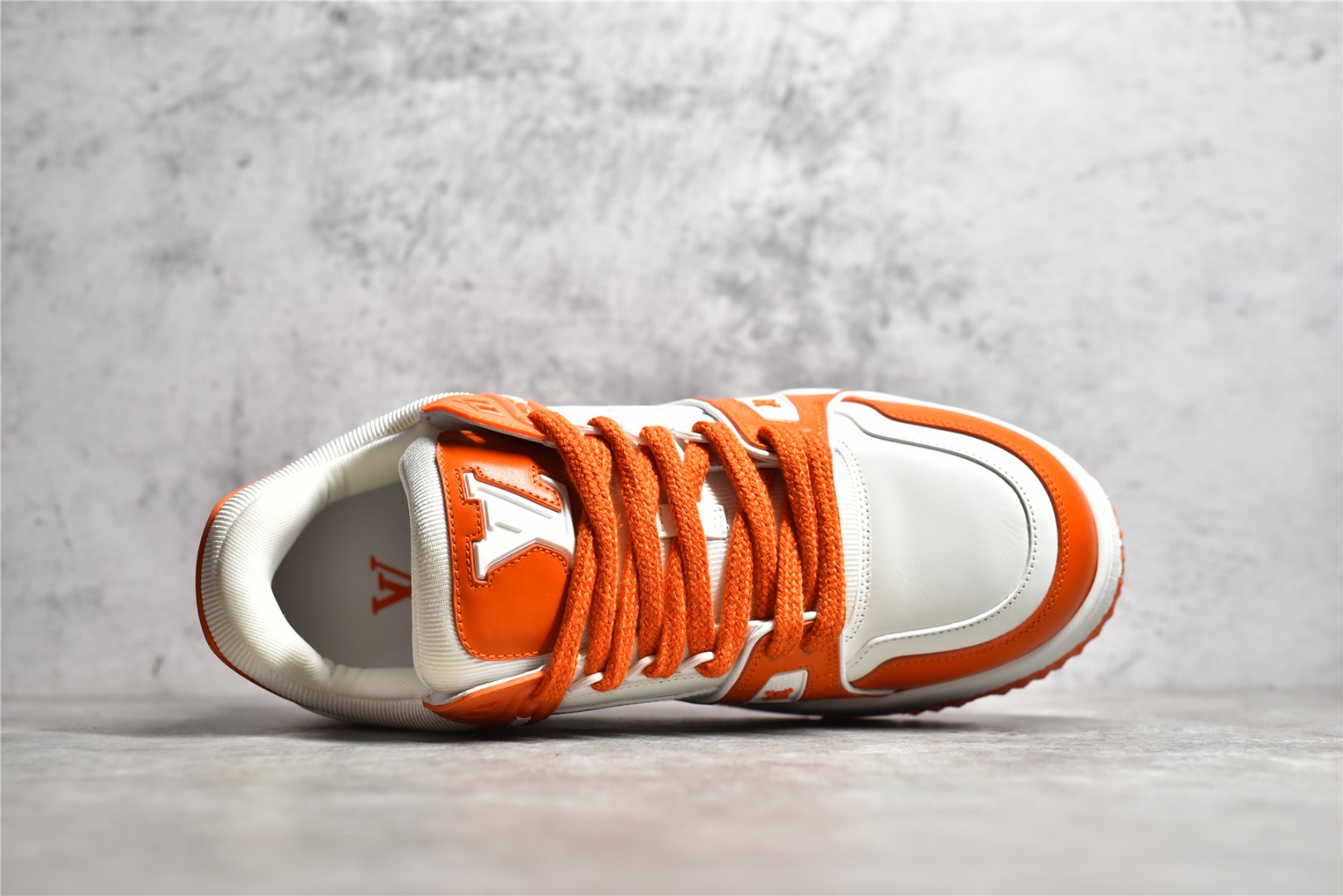 LV TRAINER