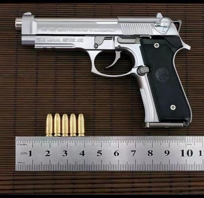 1:2 Beretta M92A1 throwing shell metal alloy model gun