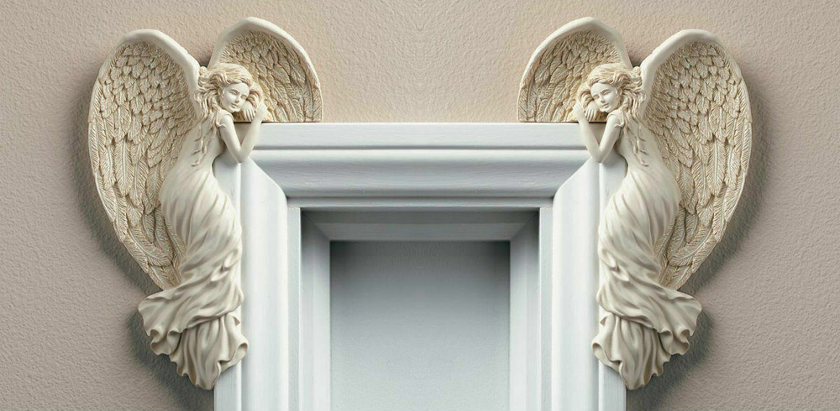 2023 New Door Frame Angel Decor Statues Ornaments with Heart-Shaped Wings Sculpture