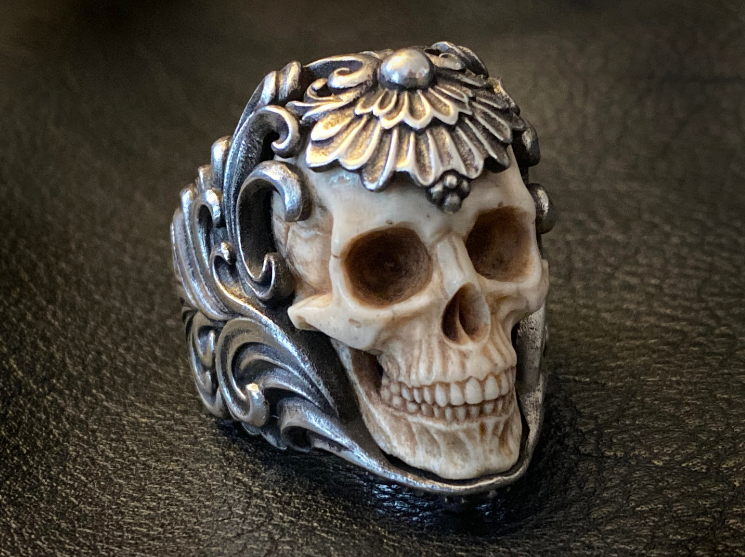 VINTAGE POLISH FLORAL ARMOR ANTLER SKULL RING(LAST 10 items in stock)
