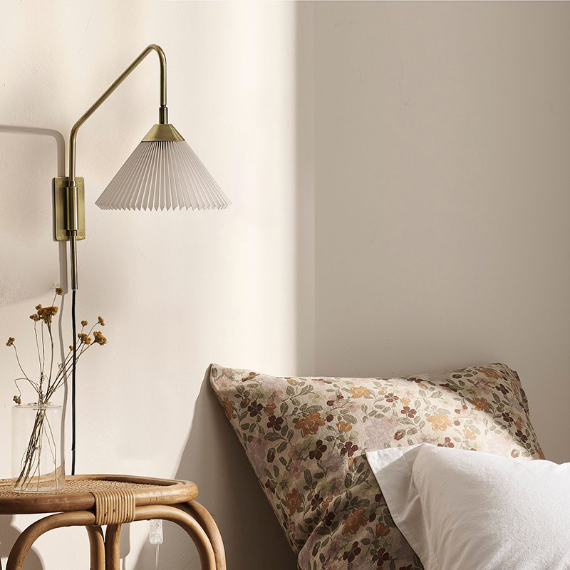 Nordic Modern Minimalist Pleated Fabric Bedside Wall Lamp
