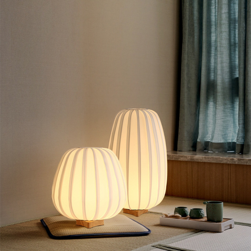 Simple Solid Wood Medieval Table Lamp Pleated Bedside Lamp
