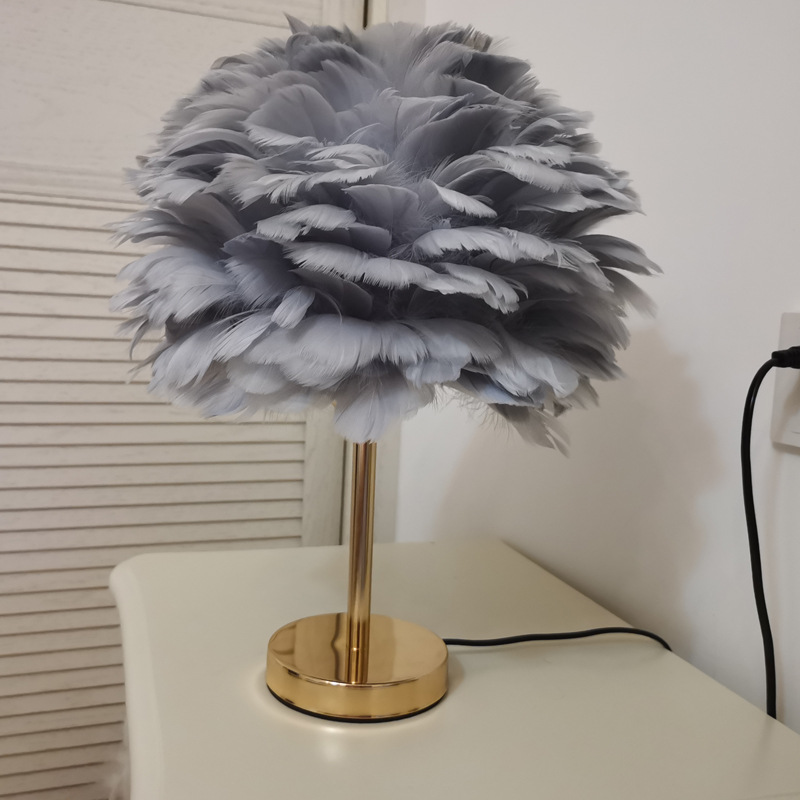 Nordic Style White Ins Feather Lamp