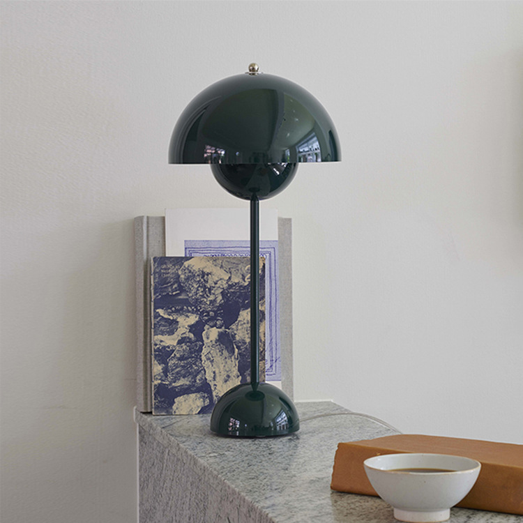 Flowerpot VP9 Table Lamp Minimalist Metal Creative Beside Lamp