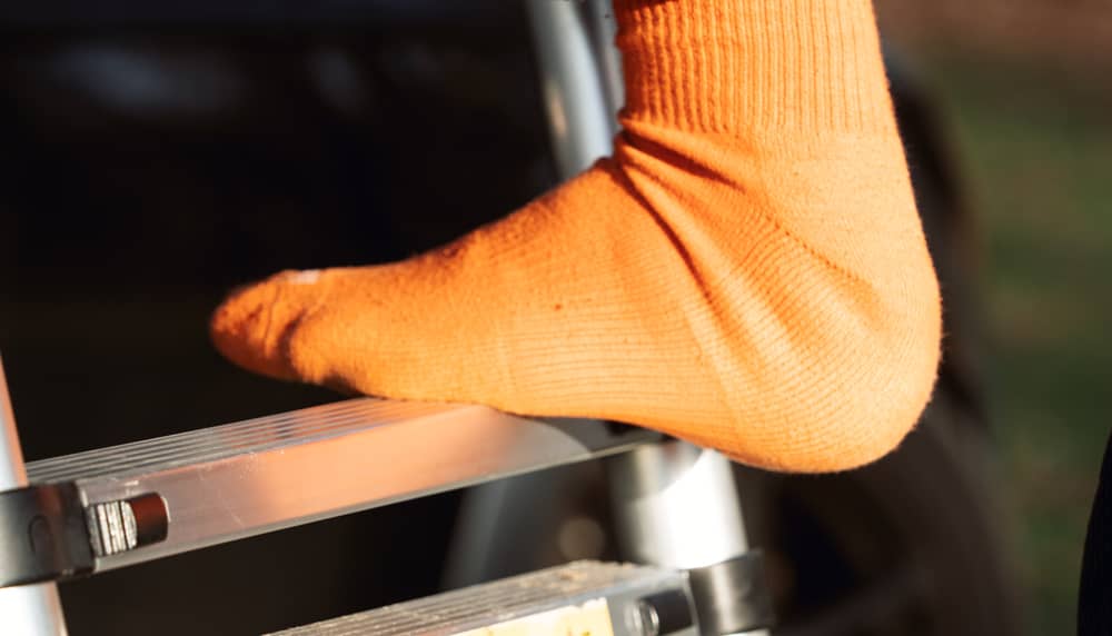 Lite 2.0 和 XL 屋顶帐篷上的平梯横档可让赤脚轻松进入