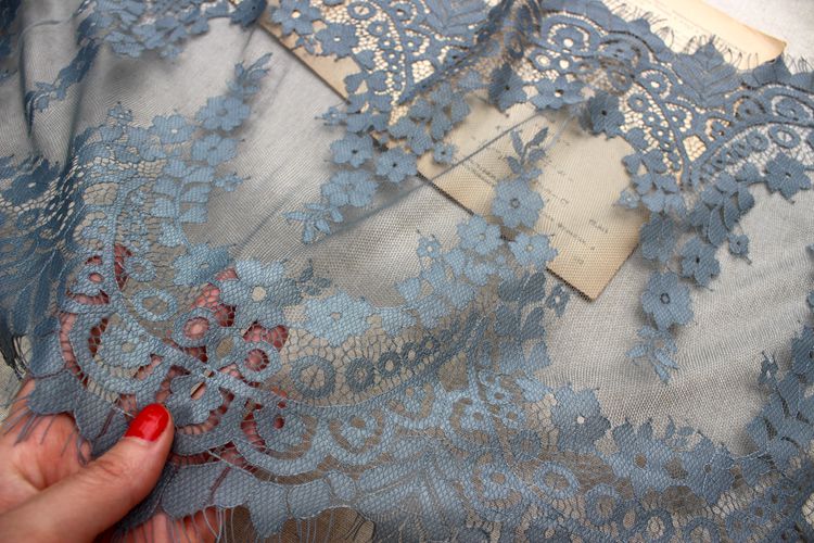 Chantilly Color Lace Width 33-35 cm CL0017-Lace Fabric Shop