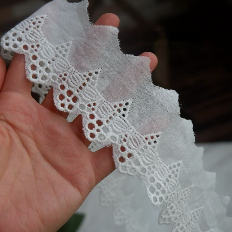 Embroidery Cotton Eyelet Lace Width 5.5 cm EF0055