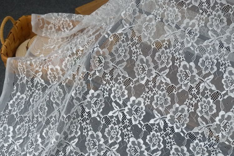Wedding Chantilly Lace Width 150 cm CHL0096-Lace Fabric Shop