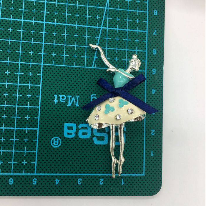 Rhinestone Cloth Brooch Accessories BA0056-Lace Fabric Shop