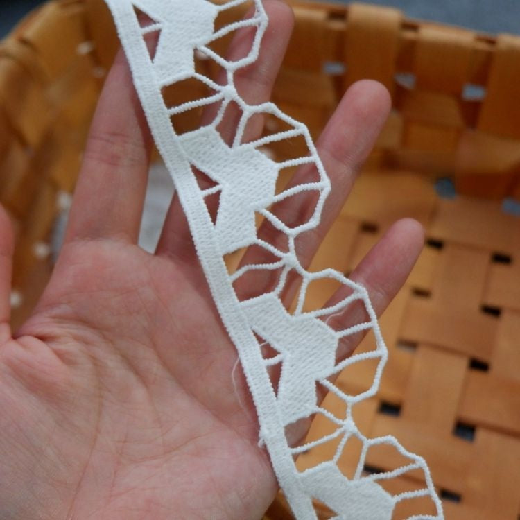 White Clothes Hem Lace Trim Decoration LT0233-Lace Fabric Shop