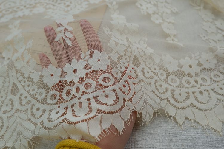 Chantilly Color Lace Width 33-35 cm CL0017-Lace Fabric Shop