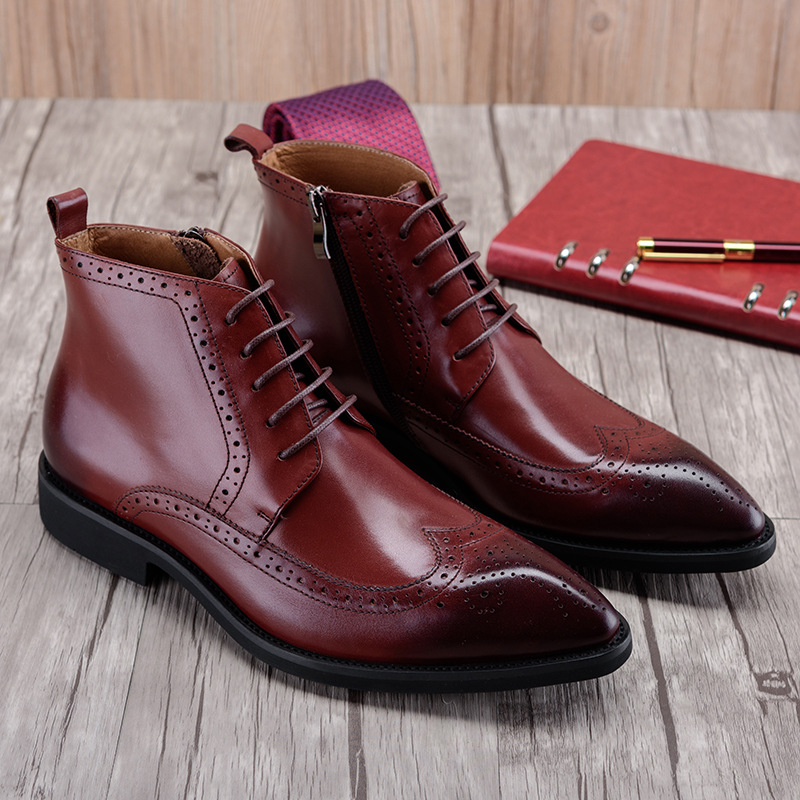 Red senior men's classic chukka boots