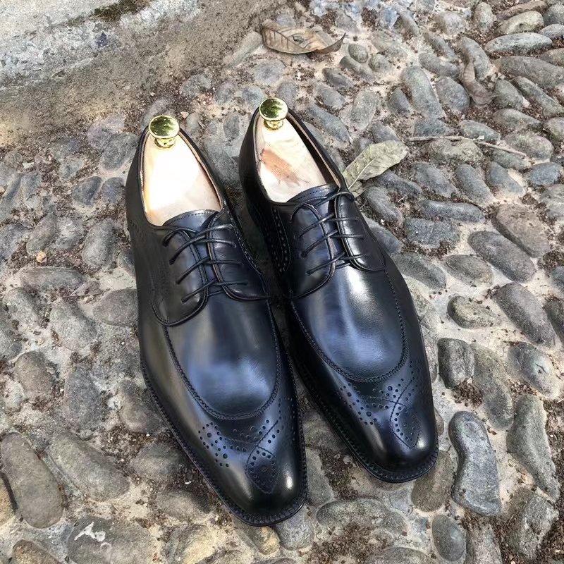 Classic black men's premium oxford shoes