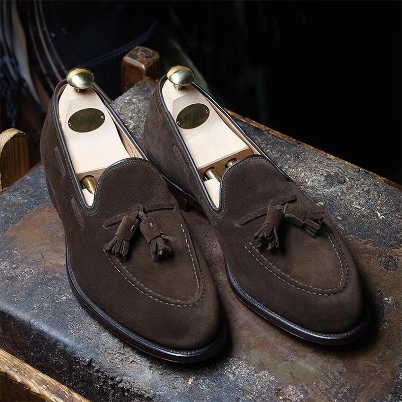 Handmade brown and black classic tassel men's loafers
