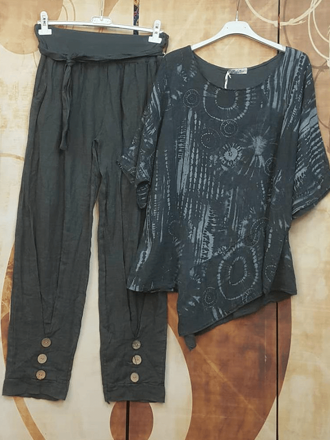 blue leather trousers