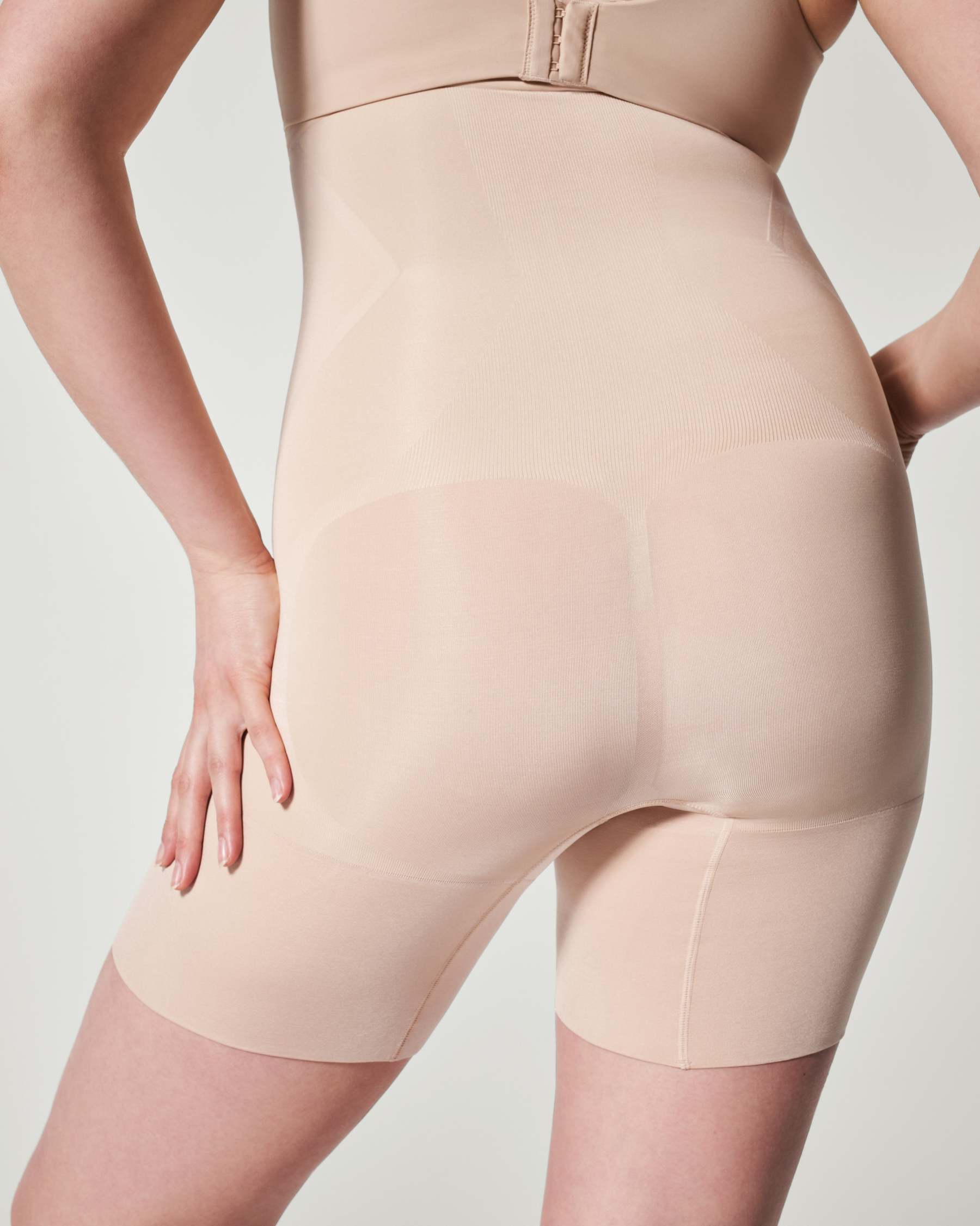 OnCore High-Waisted Mid-Thigh Short