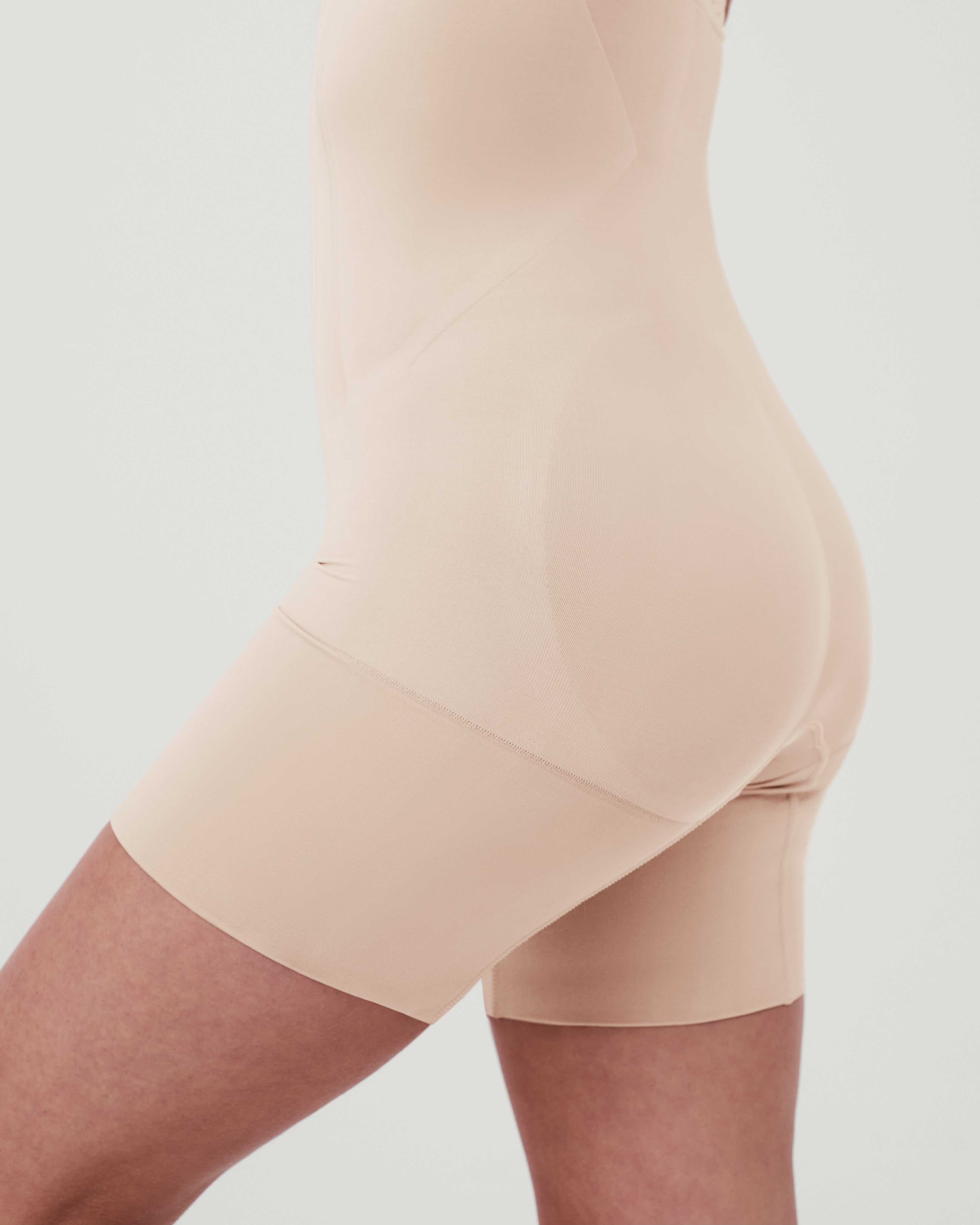 OnCore High-Waisted Mid-Thigh Short