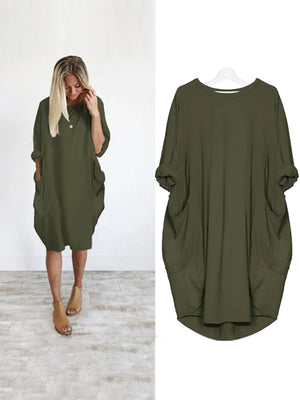 Solid color long-sleeved dress with a round neckline