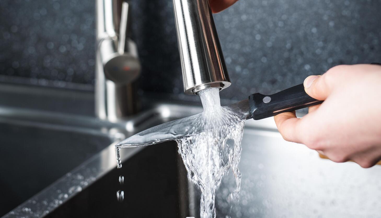 When Must a Knife Be Cleaned and Sanitized