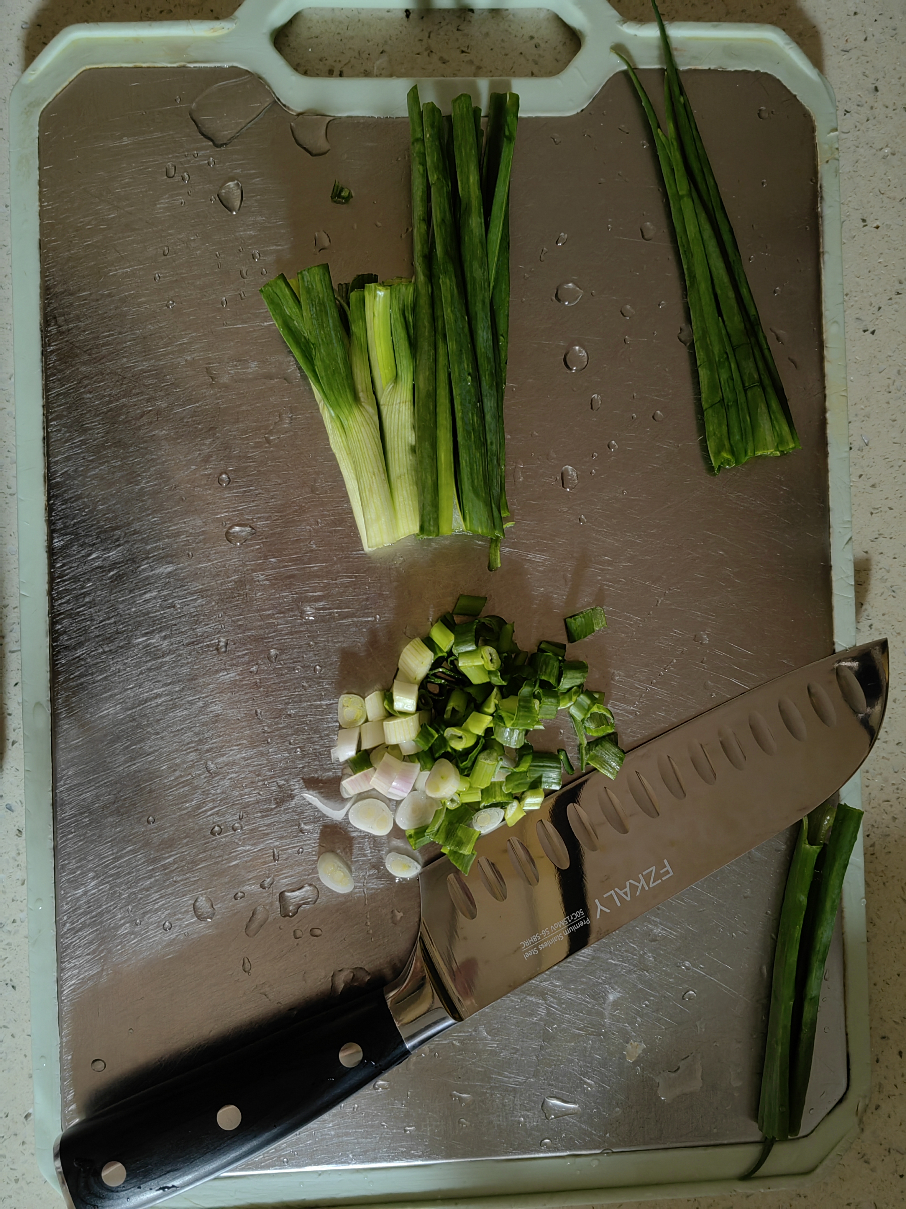 How to Cut Green Onions – A Couple Cooks