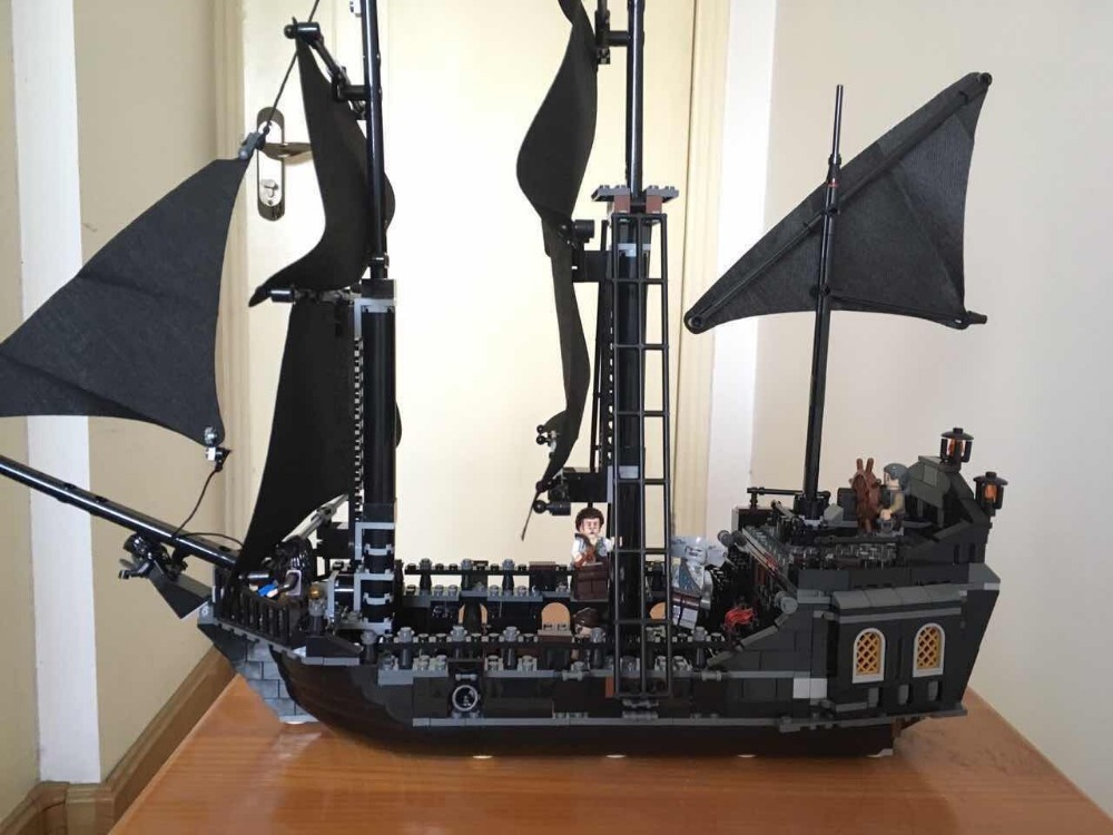 804pcs The Black Pearl City Assemble Building Blocks 16006 4184