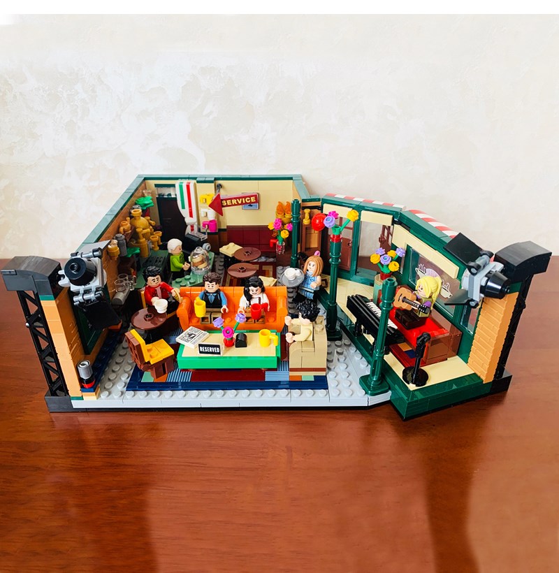 16024  The Big Bang Theory 534Pcs and Central Perk 1228Pcs Ideas Model