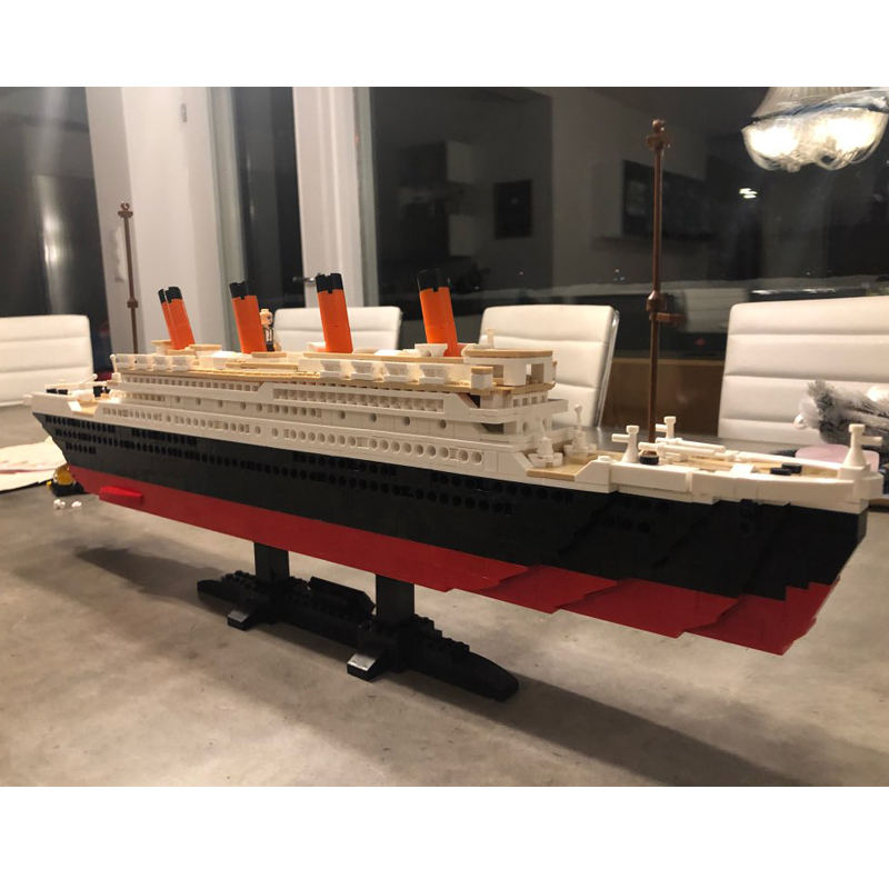 Titanic RMS Cruise Boat Ship City Model Building Kits 3D Blocks 0577
