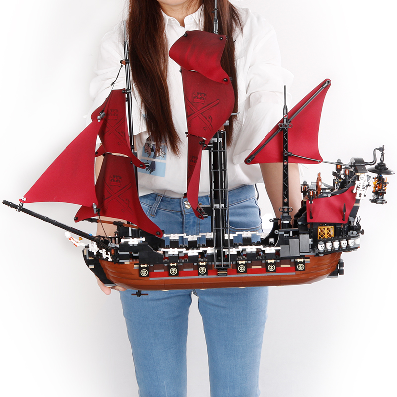 The Queen Annes Revenge Ship 16009 Bricks Set Pirates Model of the Caribbeaned Boat Building Blocks 4195